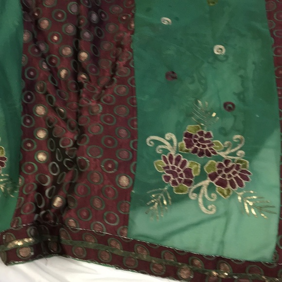 Saree - Picture 2 of 5